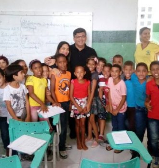 Visita à escola Rita Araújo para ouve sugestões de professores, alunos e pais
