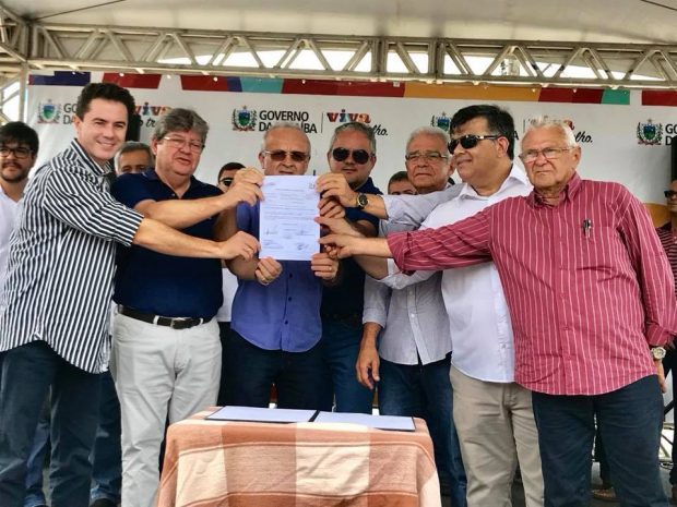 Obras da PB-034 começam na Ponte de Cupissura, diz secretário em solenidade na cidade de Caaporã