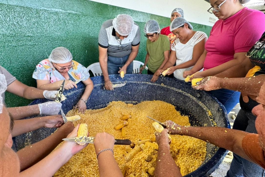 Caaporã fortalece tradição junina com produção da maior pamonha do Brasil