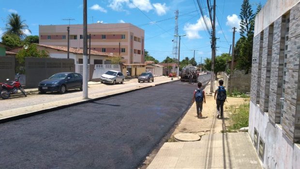 Obras de asfaltamento e pavimentação nas ruas de Caaporã estão em ritmo acelarado