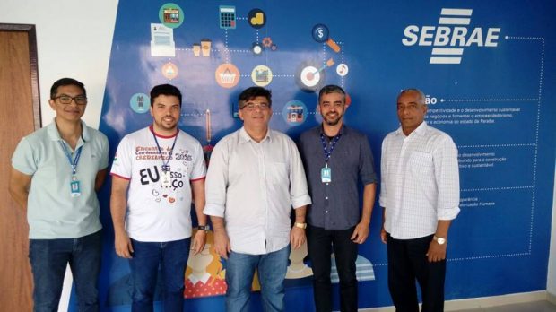 Prefeito busca parcerias com Sebrae e Banco do Nordeste para desenvolvimento de Caaporã