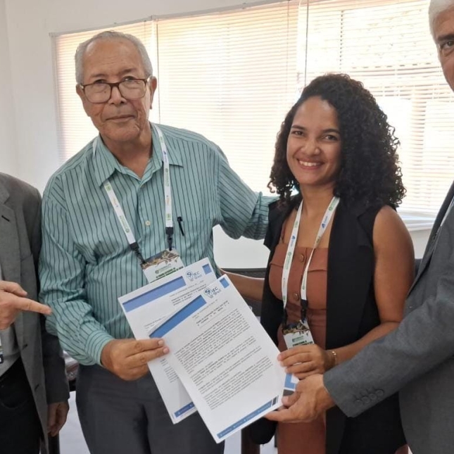 Caaporã firma convênio para criação de ponto de recolhimento de lixo eletrônico