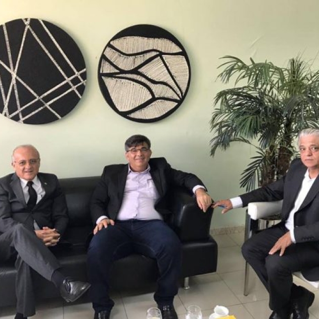 Prefeito de Caaporã e deputado estadual se reúnem com secretário para pedir reforço na Segurança