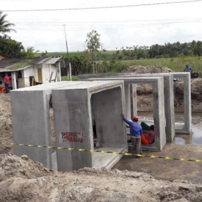 Obras da ponte de Cupissura avançam e população de Caaporã comemora