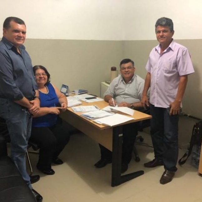 Prefeito de Caaporã concede 4,17% de reajuste nos salários dos professores da rede municipal