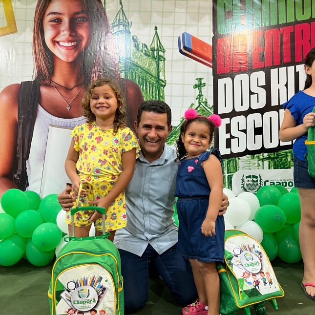 Prefeitura de Caaporã inicia entrega de cerca de 4 mil kits escolares para alunos da rede municipal