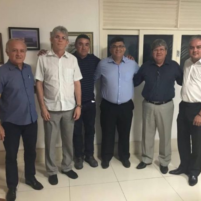 Deputado e prefeitos conquistam 15 milhões em obras para Alhandra e Caaporã após reunião com governador