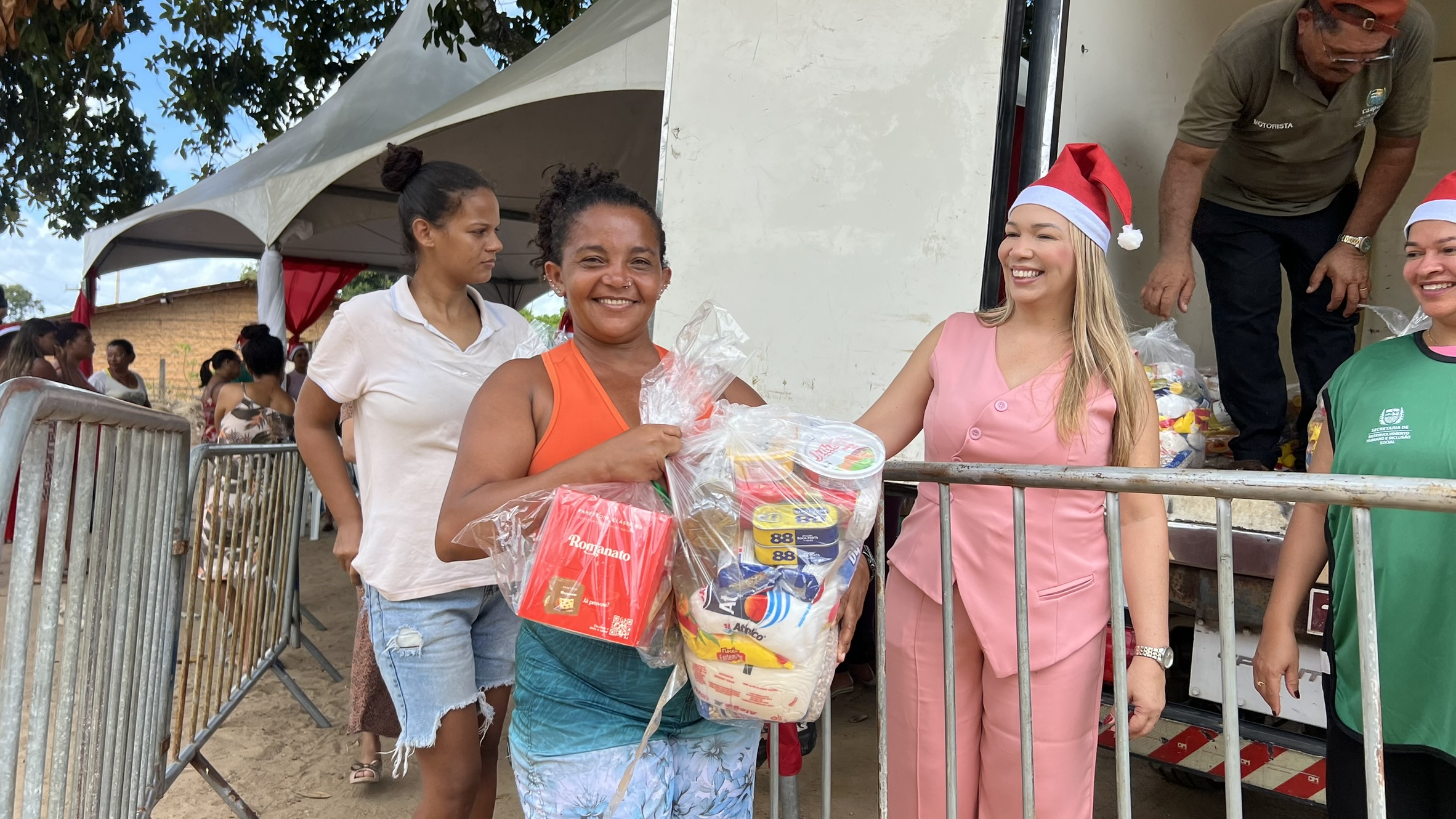 Prefeitura de Caaporã realiza Ação de Natal Solidário no Sítio Pitanga, em Cupissura