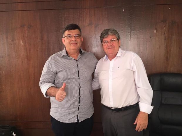 Prefeito de Caaporã se reúne com secretário João Azevedo e solicita investimentos no município